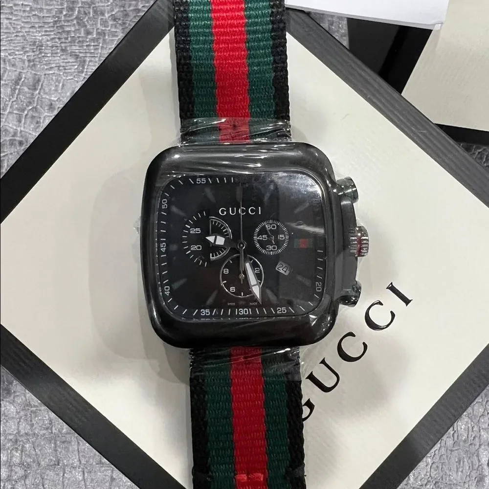 NIB Green & Red G-Coupe Gucci Watch - Picture 2 of 8